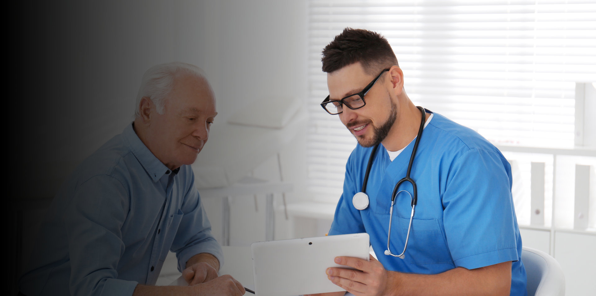 elderly woman consult to nurse